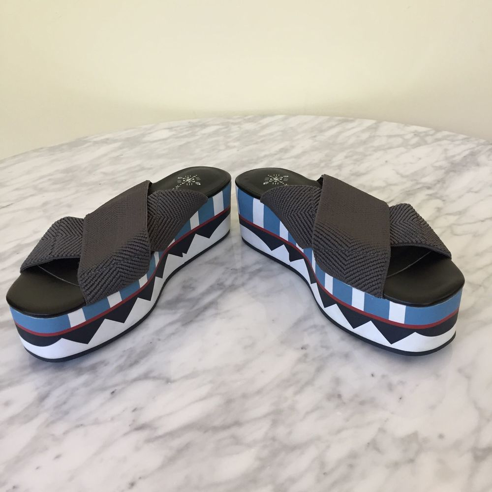 Free People Patterned Geometric Platform Slides - Picture 5 of 8